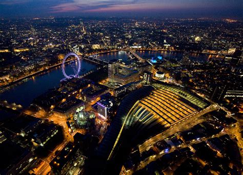 Londres De Noche Desde El Cielo