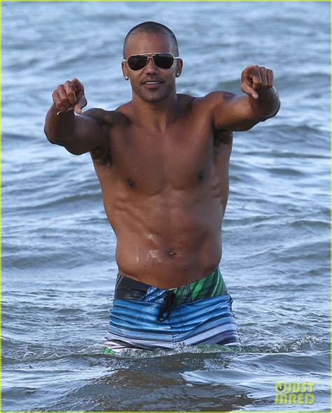 Shemar Moore Flaunts His Beach Body For Everyone To See Photo 3149856