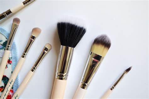 In 2006, our factory promoted as gmp and o. The Vintage Cosmetic Company Makeup Brushes - SAMIO