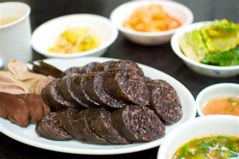 The host steve cha (aka rockstar eater) brings you the ultimate korean street food tour in la! The best Korean restaurants in Los Angeles - TravelMag