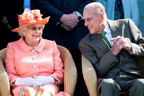 Once elizabeth turned 21, her engagement to the duke of edinburgh was officially announced and they got married on november 20 1947 in westminster abbey. 6 Everyday things Queen Elizabeth II has never done in her lifetime
