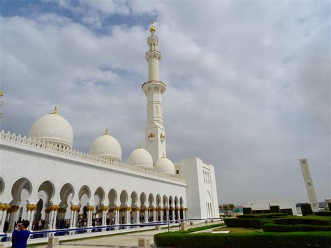 The Quick Travellers Guide To Sheikh Zayed Mosque In Abu