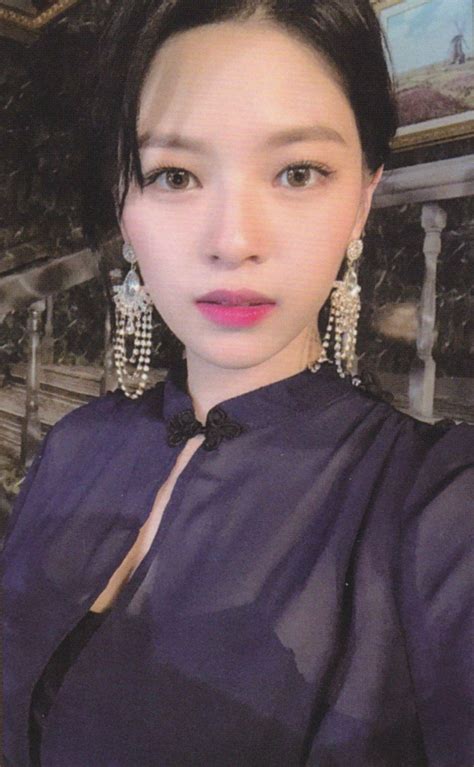 名井南 / みょういみな), known mostly as mina (hangul: Twice-Jeongyeon "Feel Special" Album Card Scan