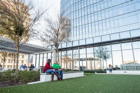 The Next Frontier In Office Space The Outdoors The New York Times