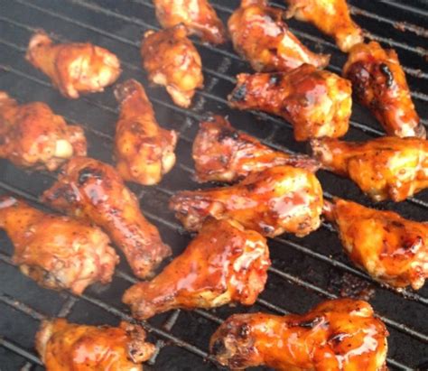 Unfortunately there aren't too many big green egg recipes out there that show you how to smoke them and not just grill them. Chicken wings on the Big Green Egg. | Big green egg ...