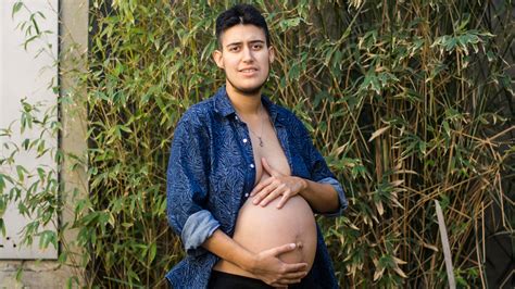 Conoce A Ian Alejandro Rubey Un Hombre Trans En Embarazo Lavibrantecom