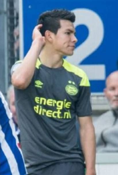 Dumfries, 23, is available for around £25million and is also in the rising star category. Hirving Lozano, de goleador a expulsado en el PSV