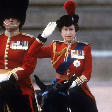 عيد ميلاد الملكة إليزابيث تسعون صورة لتسعين عاماً bbc news عربي