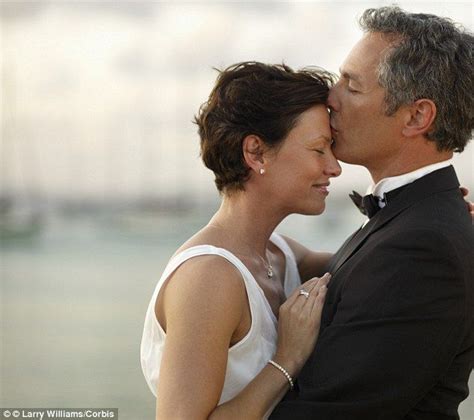 Middle Aged People Reveal Their Biggest Life Regrets On Reddit Middle Aged Couples Photography