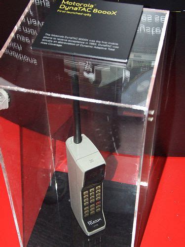 Le Tout Premier Téléphone Portable Mobile Au Monde Le Motorola Dynatac