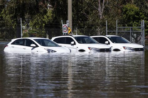 Hochwasser In Australien Ber H User Gef Hrdet