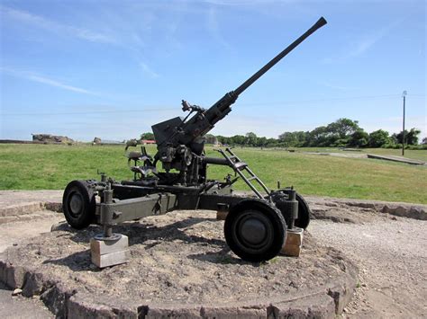 Canon Antiaérien Bofors De 40mm Batterie De Crisbeck Saint Marcouf