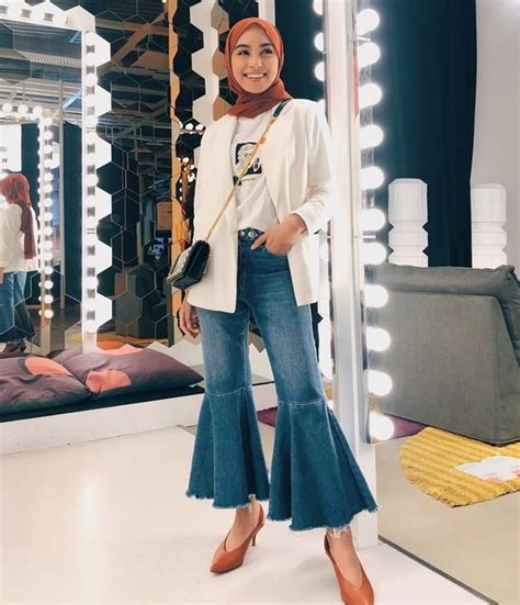 Sharifah rose, an influencer and model came under fire recently for removing her headscarf briefly while on holiday in phuket, thailand. Biodata Sharifah Rose • Latar Belakang, Fakta dan Keluarga ...
