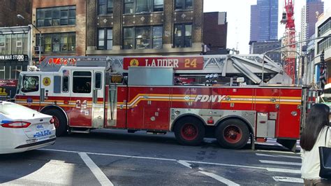 New York City Fire Department Fdny Seagrave Ladder Truck Flickr