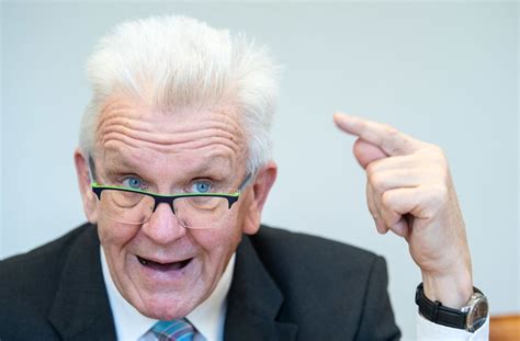 Before becoming an actor, he was a swimmer. Winfried Kretschmann: „Regieren ist nicht gerade ein ...