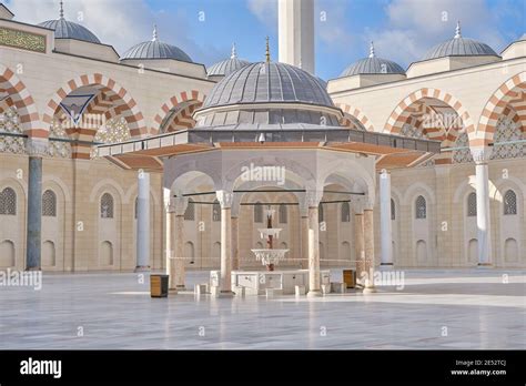 Camlica Masjid Hi Res Stock Photography And Images Alamy
