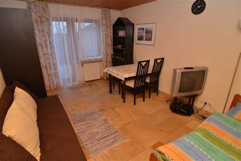 Neben eigentumswohnungen sind in 4 häusern wohnungen. Unterkunft Bärbele (Wohnung) in Nürtingen - gloveler