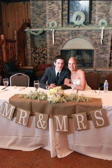 47 Rustic Burlap Wedding Decorations From Cheap To Chic Wedding Wedding Decorations Burlap