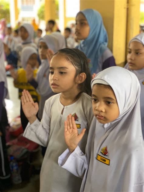 Perhimpunan rasmi tidak boleh diambil mudah kerana akan mengakibatkan kesan yang sukar ditangani pada masa hadapan jika tidak diamalkan. Sekolah Kebangsaan Taman Putra Perdana: Laporan ...