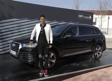 Los jugadores del Real Madrid recogen sus Audi para 2019-2020 - Periodismo del Motor