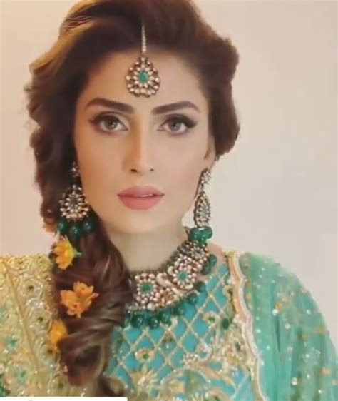 Latest Beautiful Bridal Photoshoot Of Ayeza Khan Pakistani Drama