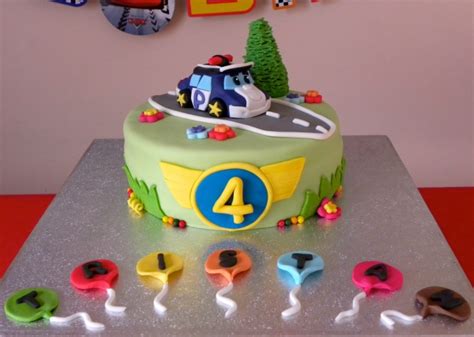 #robocarpoli #netflixserie #kinderserie #verjaardag #birthday #cake #vanilla #fondant #cupcakes #helikopter #police #truck #firetruck #brandweerauto. Idée de gâteau d'anniversaire avec robocar poli - 07/06/2020