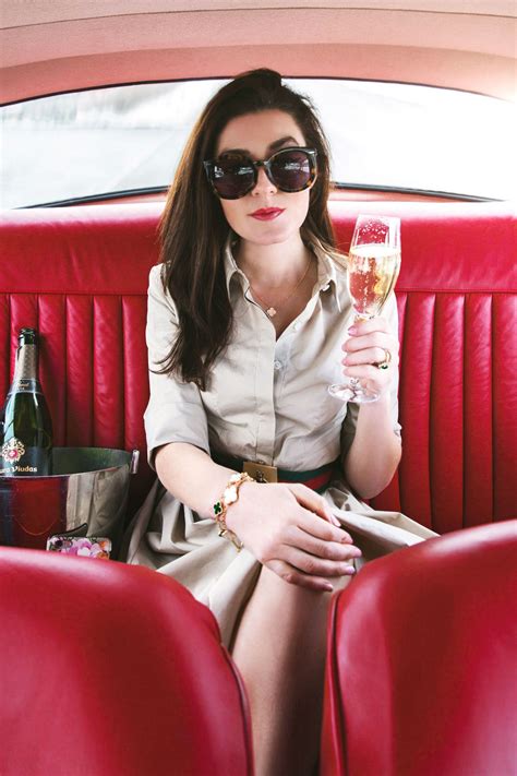 Modern Lady Sarah Vickers Picks For Timeless Classics Classy Girl Classy Girls Wear Pearls