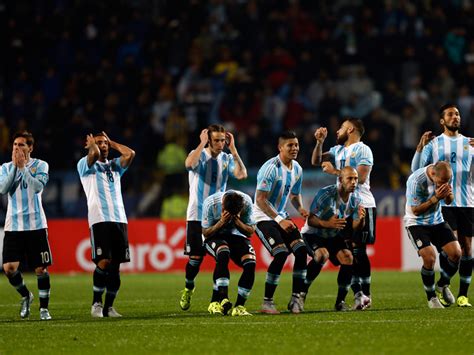 Argentina ganó en la definición por penales el pase a la final. Argentina supera a Colombia por penales y avanza a semis ...