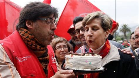 Joven de población la victoria muere tras recibir un disparo, según testigos, proveniente de. Fotos Alcalde Daniel Jadue celebró el primer cumpleaños ...