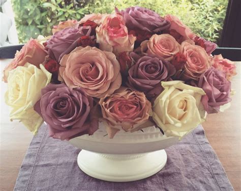 Con el pliegue y el volumen perfecto, podrás llevarlo sólo o decorarlo como quieras … Beautiful bouquets of Fresh Dutch Flowers at affordable ...