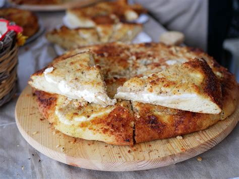 La ricetta dello sfincione bagherese con farina tipo1 e grano antico sardo denti de cani. Sfincione Festival, trionfa quello bagherese con una ...