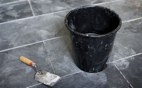 Cementsluier verwijderen - Natuursteenrenovatie.be