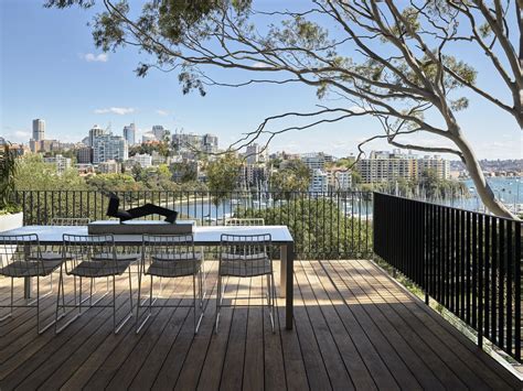 Photos From A Curvaceous Revamp Fills A Dark Sydney Terrace House With