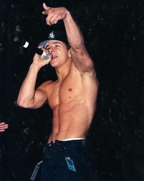 Shirtless Pictures Of Mark Wahlberg 41 Pics