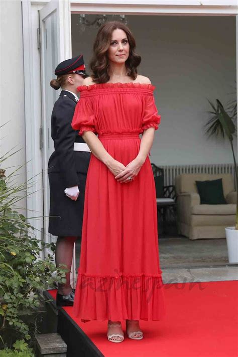 El Look Off Shoulder De Kate Middleton Vestidos