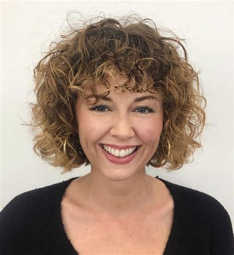 50 Best Haircuts And Hairstyles For Short Curly Hair In 2020 Hair