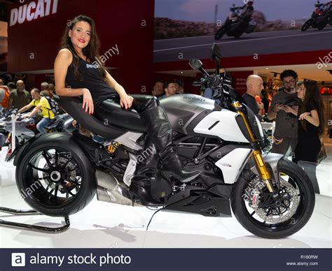 Milan Italie Novembre Ducati Diavel L Eicma Moto