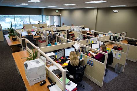 Call Center Cubicles With Glass Stack On Panels Callcenterfurniture