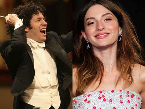 Gustavo dudamel y maría valverde se vistieron de gala para la inauguración de la orquesta filarmónica de los ángeles con un pequeño detalle: María Valverde, la musa española del director del ...
