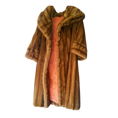 Ces fourrures permettent de vous garder au chaud. Manteaux Autre Marque Manteau vison sauvage Fourrure ...
