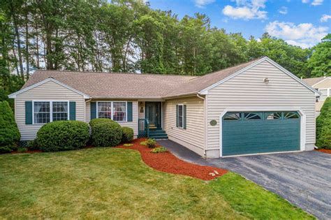 9 Glasgow Circle , Hudson, NH | MLS# 4915632 - Classic Homes Realty