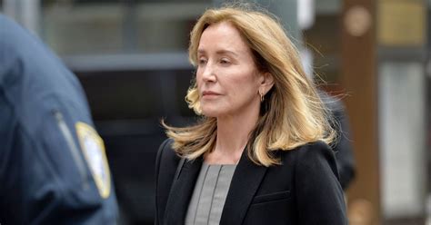 prosecutors recommend felicity huffman spend month in prison for college admissions scandal