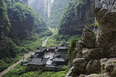 Un Paisaje Karst Con Tres Puentes Naturales Gigantes En China 101