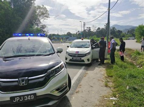 Sudah semestinya anda perlu memperbaharuinya, atau dalam istilah. "Dah Kenapa?" - Calon Acu Pisau Ke Pegawai JPJ Kerana ...