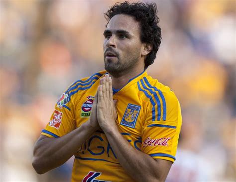 Mexican actress born february 19, 1992. Enrique Esqueda pisa el escudo de Tigres | Deportes | W ...
