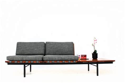 Weitere ideen zu dänisches design, design, furniture. Robin Day, Form Sofa for Hille (1960) | Daybed design ...