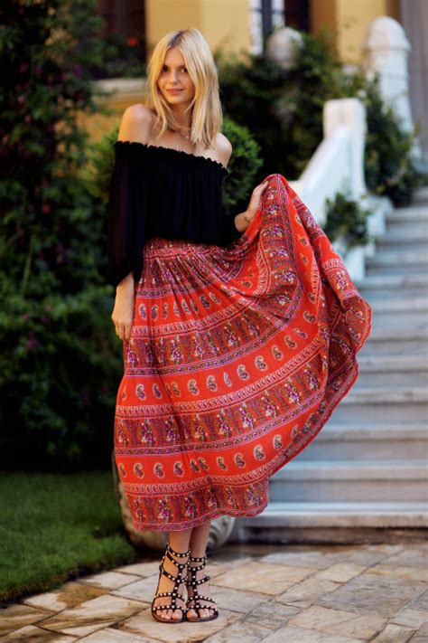 18 Casual And Stylish Maxi Skirt Outfit Ideas For Summer