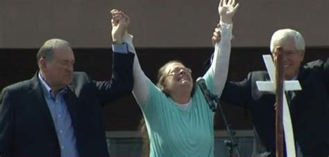 Controversial County Clerk Kim Davis Released From Jail After Refusing To Issue Same Sex