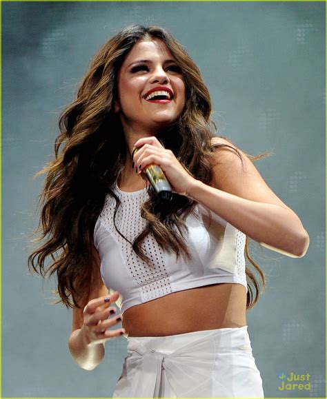 Selena Gomez Los Angeles Concert Pics Photo 614939 Photo Gallery