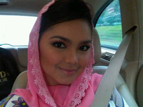 Maybe you would like to learn more about one of these? Efa Nur: UiTM PUNCAK ALAM dan DATO' SITI NURHALIZA